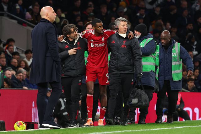 Alexander Isak lesionou-se contra o Tottenham em Anfield