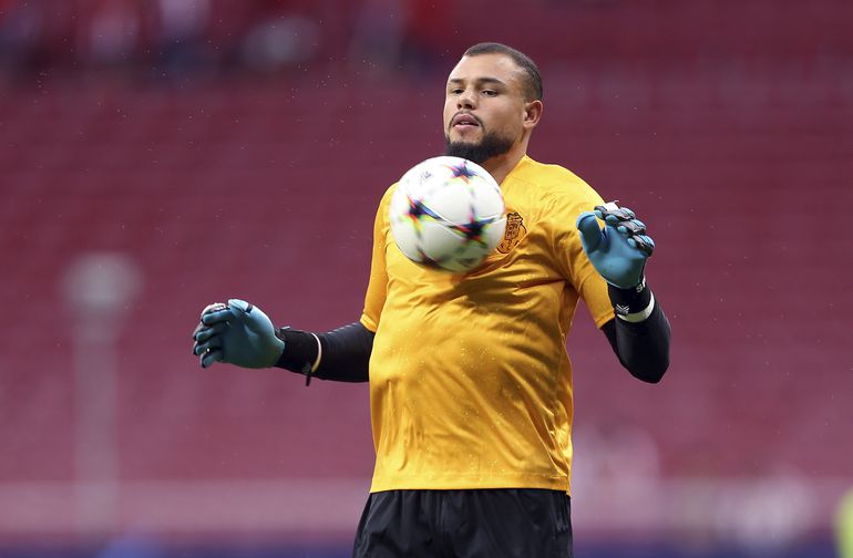 Sem minutos no FC Porto, Samuel Portugal tem 21 jogos disputados pelos sauditas do Al-Akhdoud. (Foto: A BOLA)