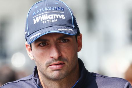 Carlos Sainz implacável contra defensores da nova F1: «Pão e circo!»