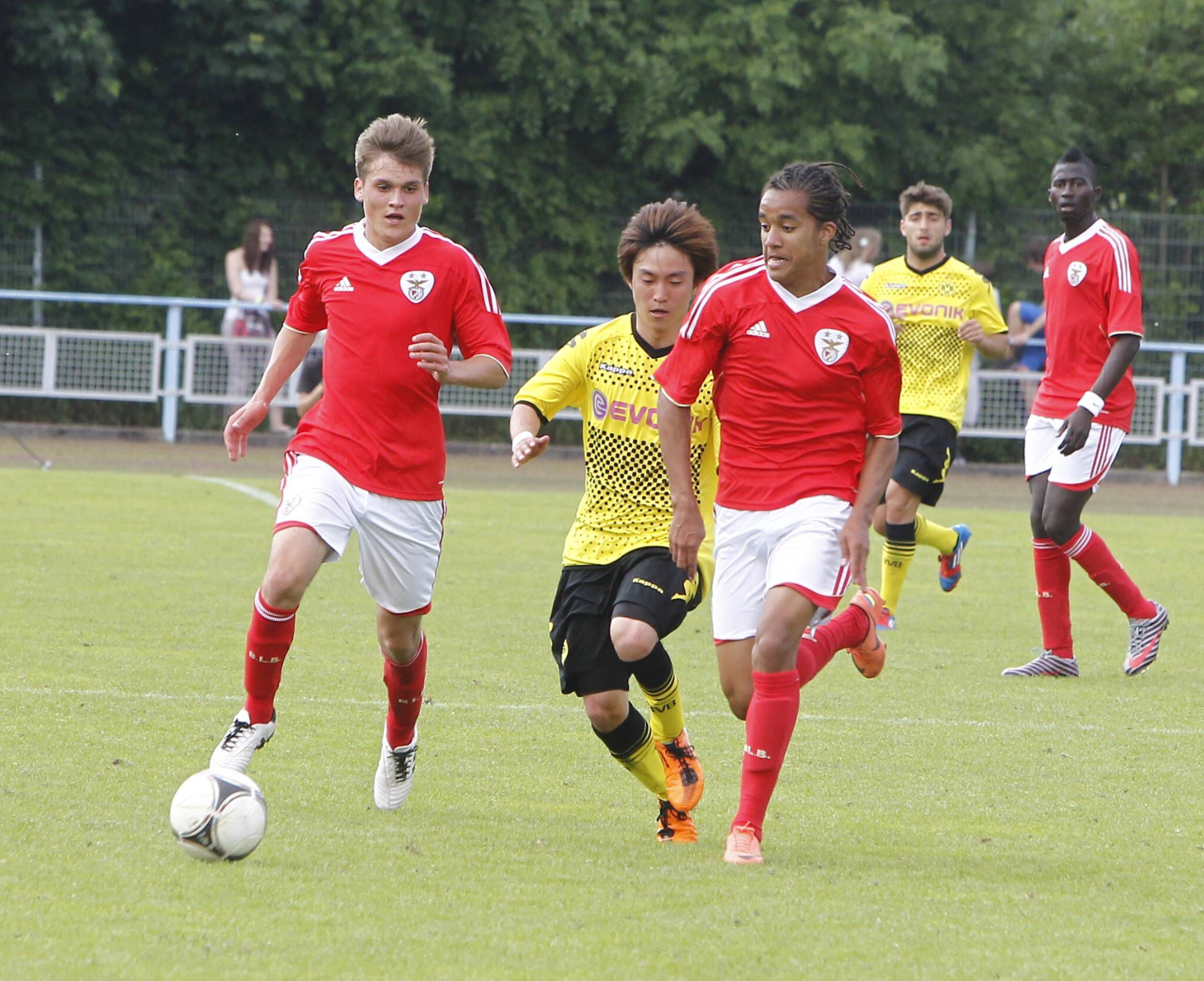 Hélder Costa vendido ao Wolverhampton por €15M em 2016/17