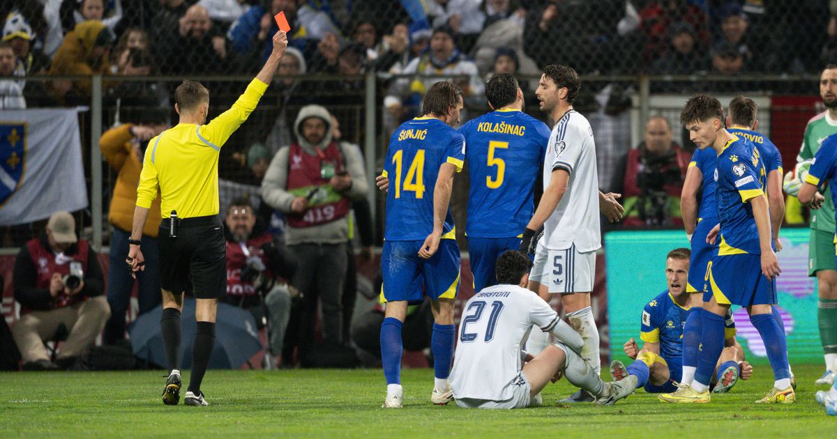 Maior culpado pela eliminação de Itália arrasado e na porta de saída