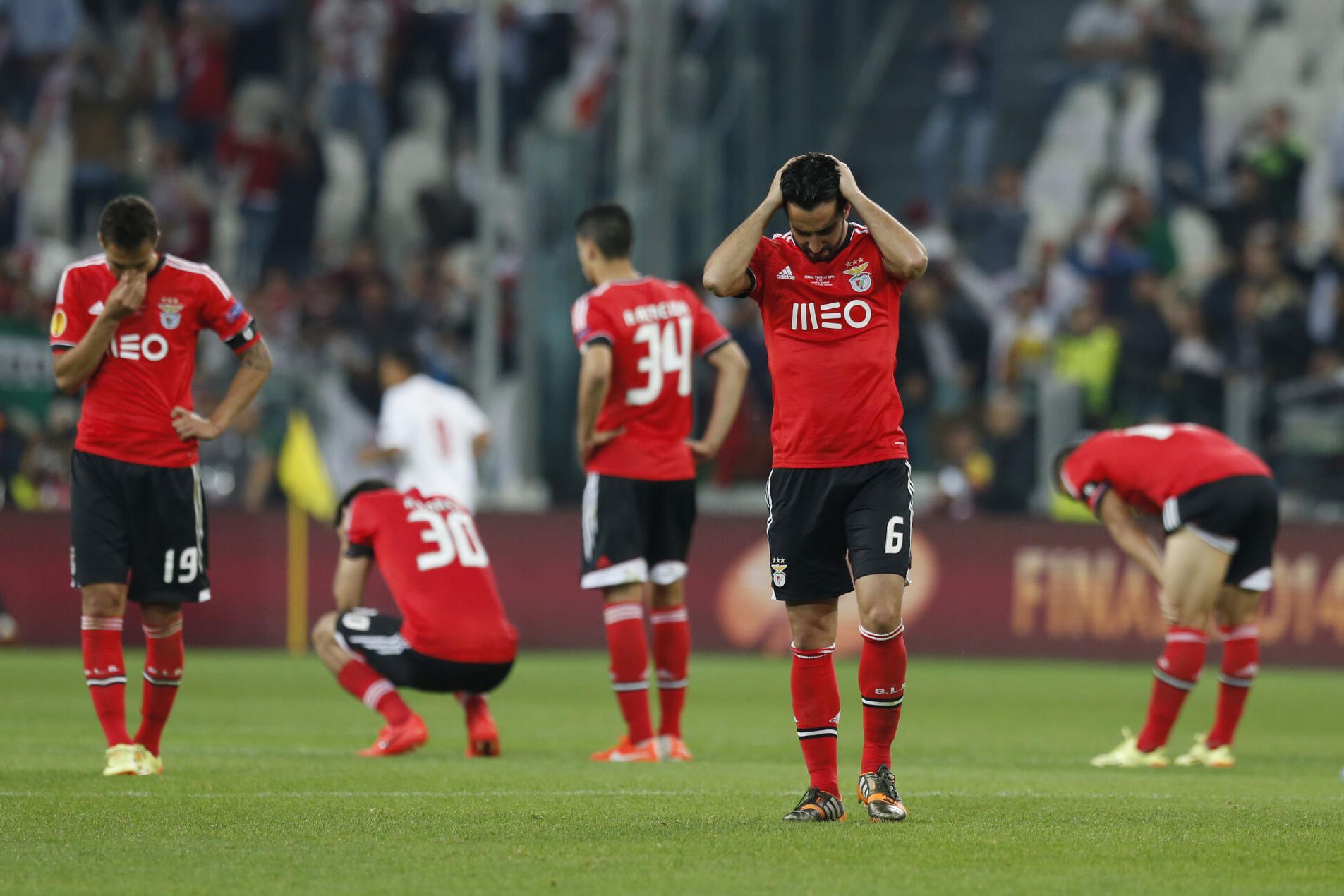 O desalento de Ruben Amorim quando o Benfica perdeu a final da Liga Europa para o Sevilha, em 2014, em Turim