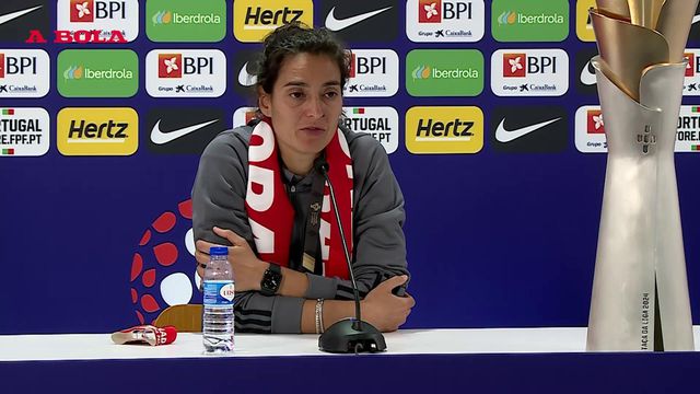 Filipa Patão explica posição de «falsa 10» de Nycole