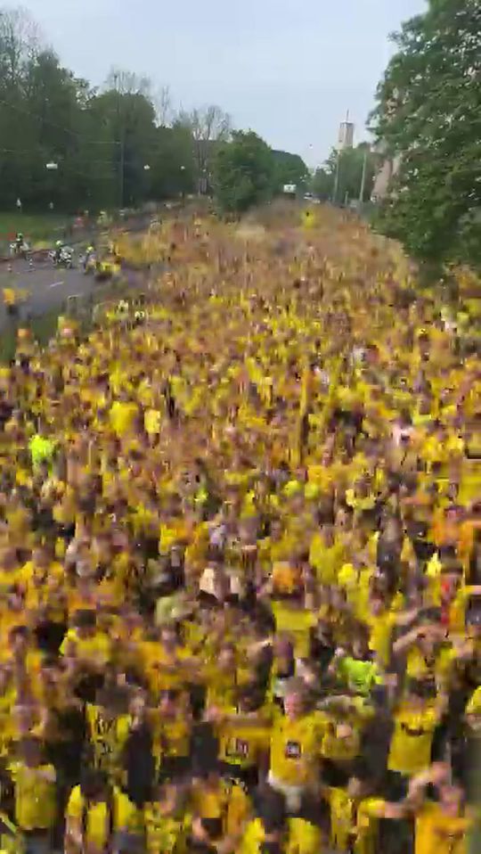 Em Dortmund há a Muralha Amarela e... o Mar Amarelo