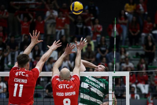 Em direto: acompanhe o quarto dérbi na final do campeonato nacional de voleibol