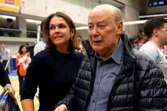 Pinto da Costa em lágrimas com o título de voleibol feminino