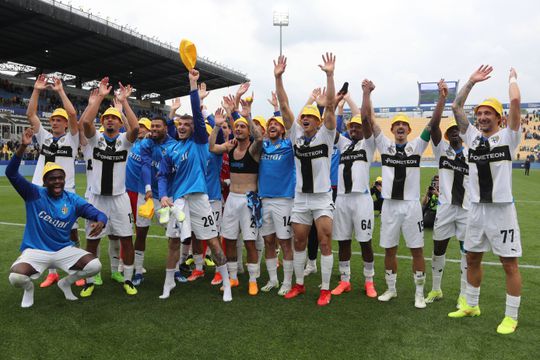 Parma garante regresso à Serie A