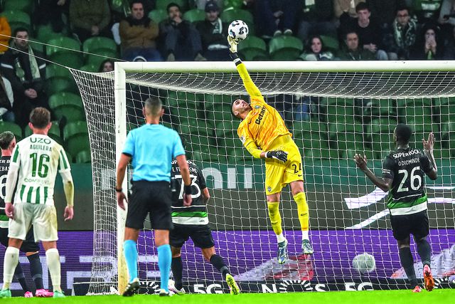 Rui Silva leva 20 jogos de leão ao peito, em três competições, soma 1710 minutos em campo, sofreu 15 golos, viu um cartão amarelo