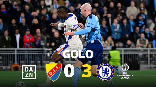 VÍDEO: defesa e guarda-redes embrulham-se e Jackson agradece