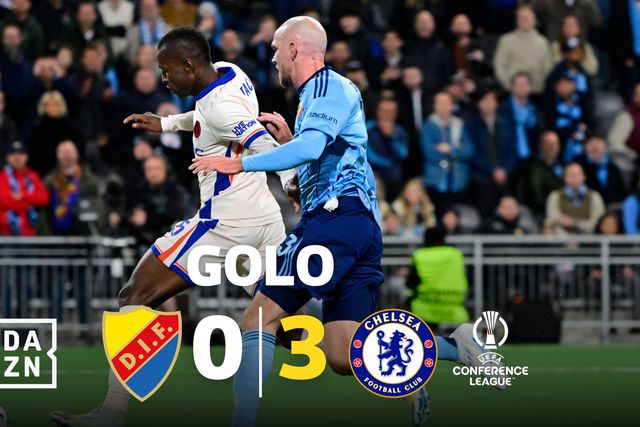 VÍDEO: defesa e guarda-redes embrulham-se e Jackson agradece