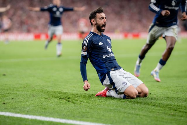Bruno Fernandes a celebrar mais dois golos na UEFA Europa League