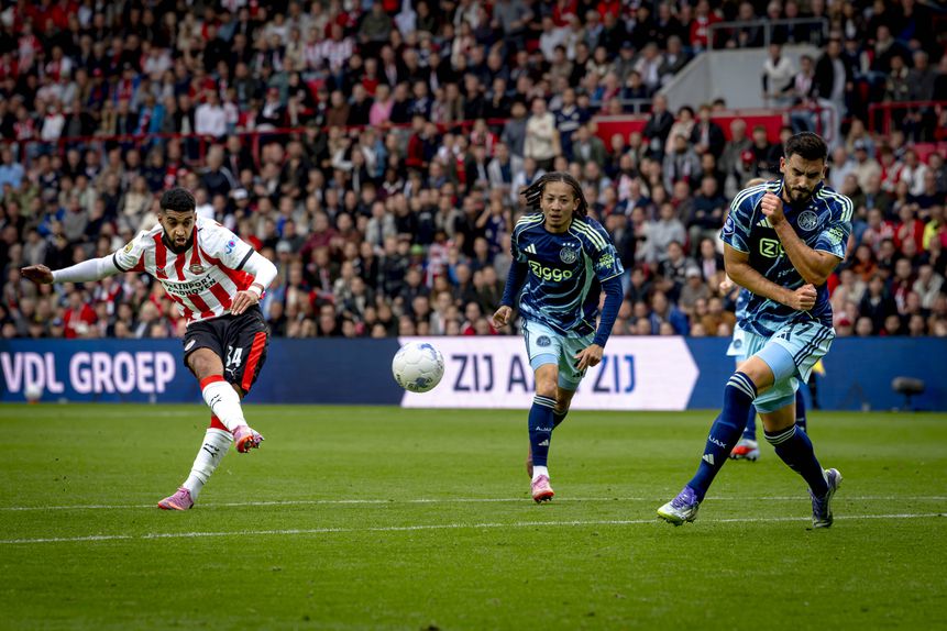 Duelo entre PSV e Ajax, a contar para a Eredivisie