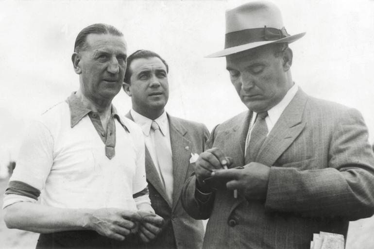 Robert Kelly (Inglaterra, à esquerda), Sporting (1946/47)