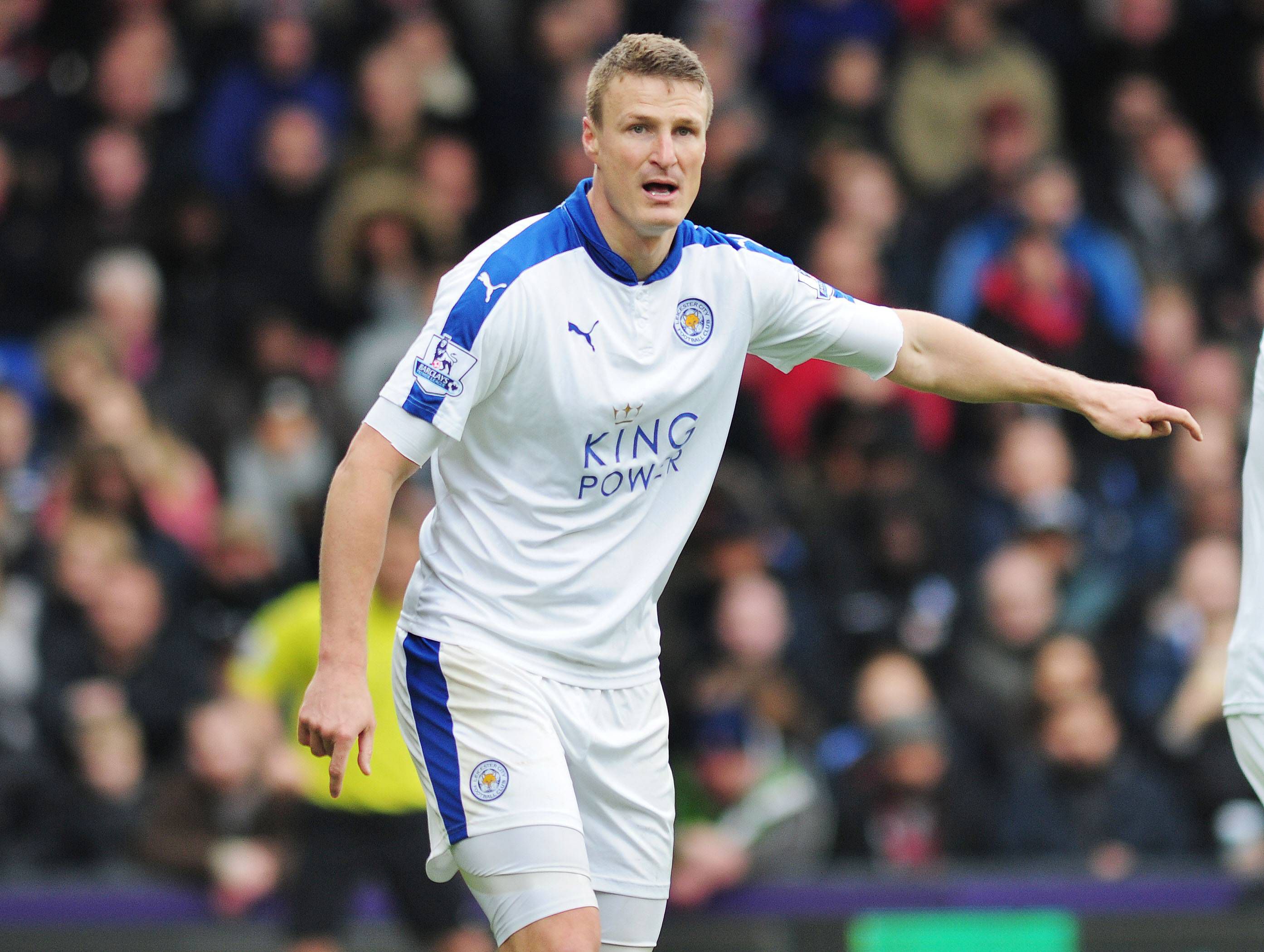 Robert Huth deixou o Leicester em 2018. Já terminou a carreira. Regressou em 2022 para gerir jogadores cedidos pelos 'foxes', mas já deixou o clube