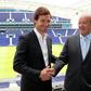 André Villas-Boas e Pinto da Costa em junho de 2010, quando o primeiro foi apresentado como treinador (A BOLA)