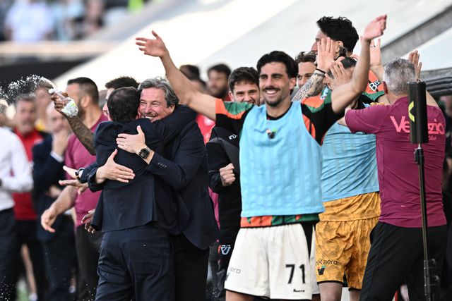 Jogadores do Venezia a festejar a subida à Serie A