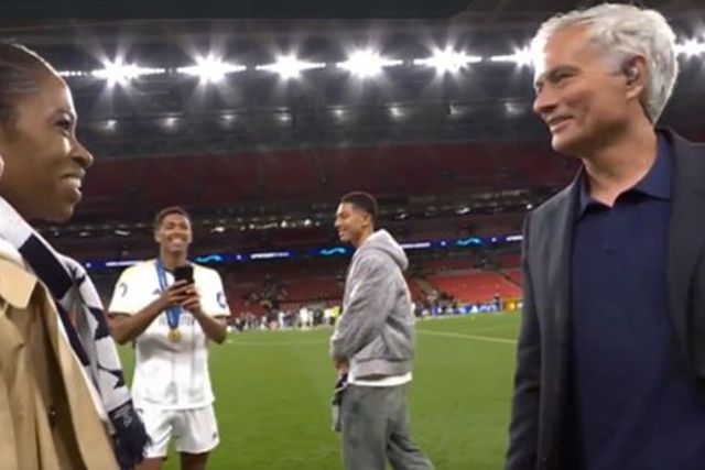 Vídeo: Bellingham 'cravou' Mourinho para tirar foto com... a mãe