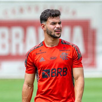 Estrela: Daniel Cabral apresentado e junta-se ao plantel