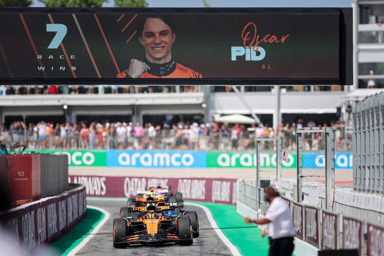 Piastri vence GP de Espanha, mas corrida foi de Verstappen