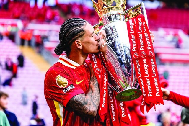 Nápoles quer revolucionar o ataque e ex-Benfica é alvo prioritário