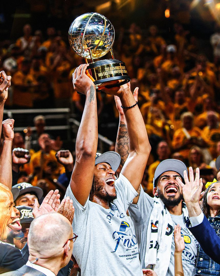 Troféu de campeão da Conferência Este para os Indiana Pacers (X/NBA)