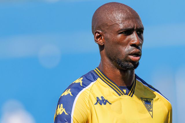 Mercado: Mangala não renova e haverá novidades na defesa do Estoril