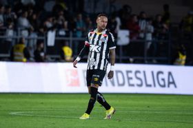 Expulsão de Neymar dá vitória a Renato Paiva