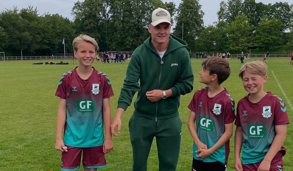 Harder esteve no campo do FC Rudersdal onde começou a jogar futebol