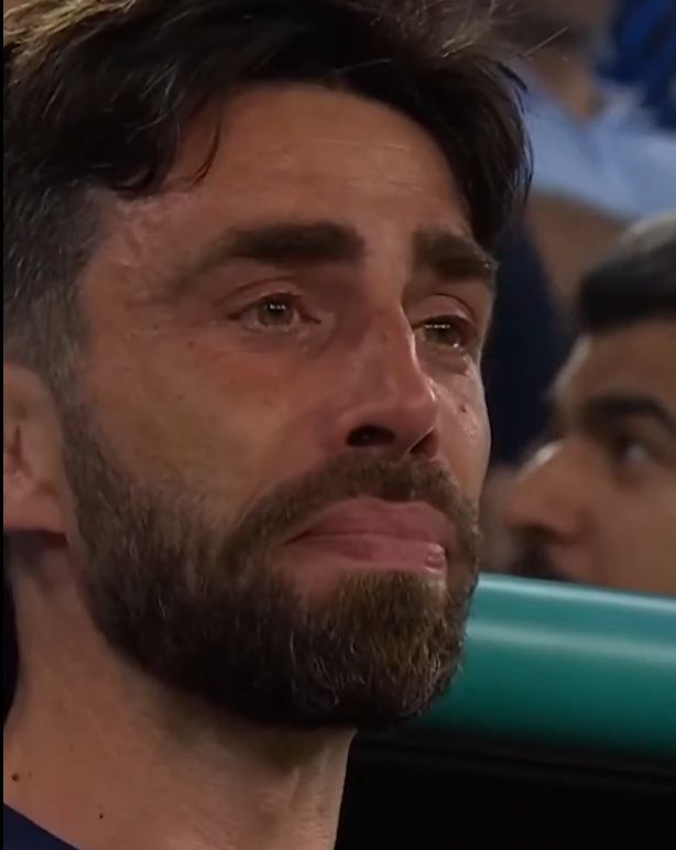 Vídeo: as lágrimas do adjunto de Luis Enrique que perdeu a mulher há 7 meses
