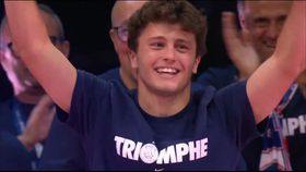 Vídeo: João Neves dá pirueta na festa do PSG (e Djokovic aprova)