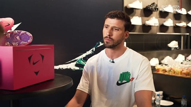 Rúben Dias: «Mais do que ser favoritos ou não, toda a gente olha para Portugal com muito respeito»