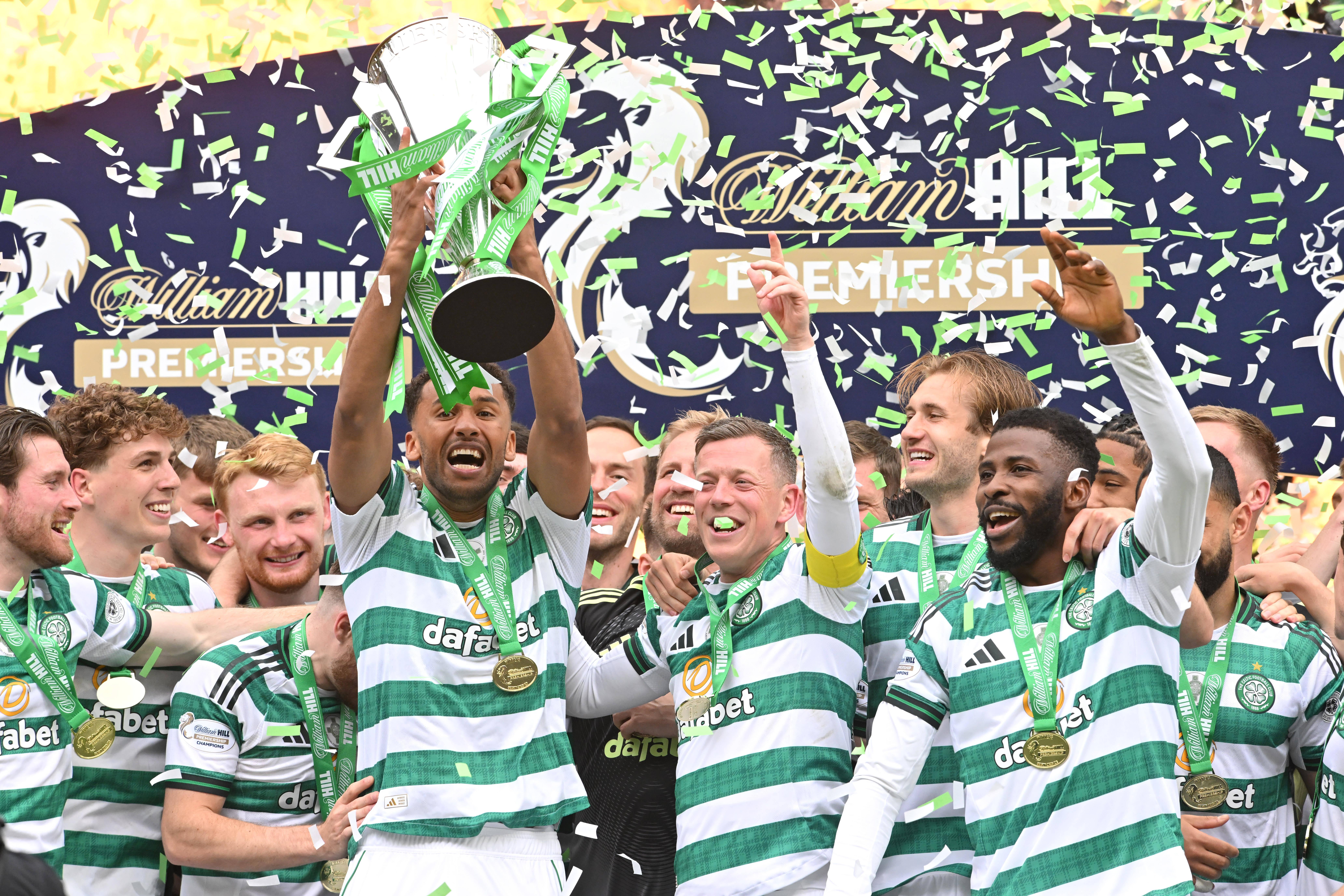 Escócia - Celtic foi campeão, o St. Johnstone subiu à Premiership, o Livingston desceu