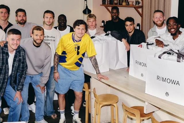 Lindelof com os colegas de seleção - Foto: D. R.