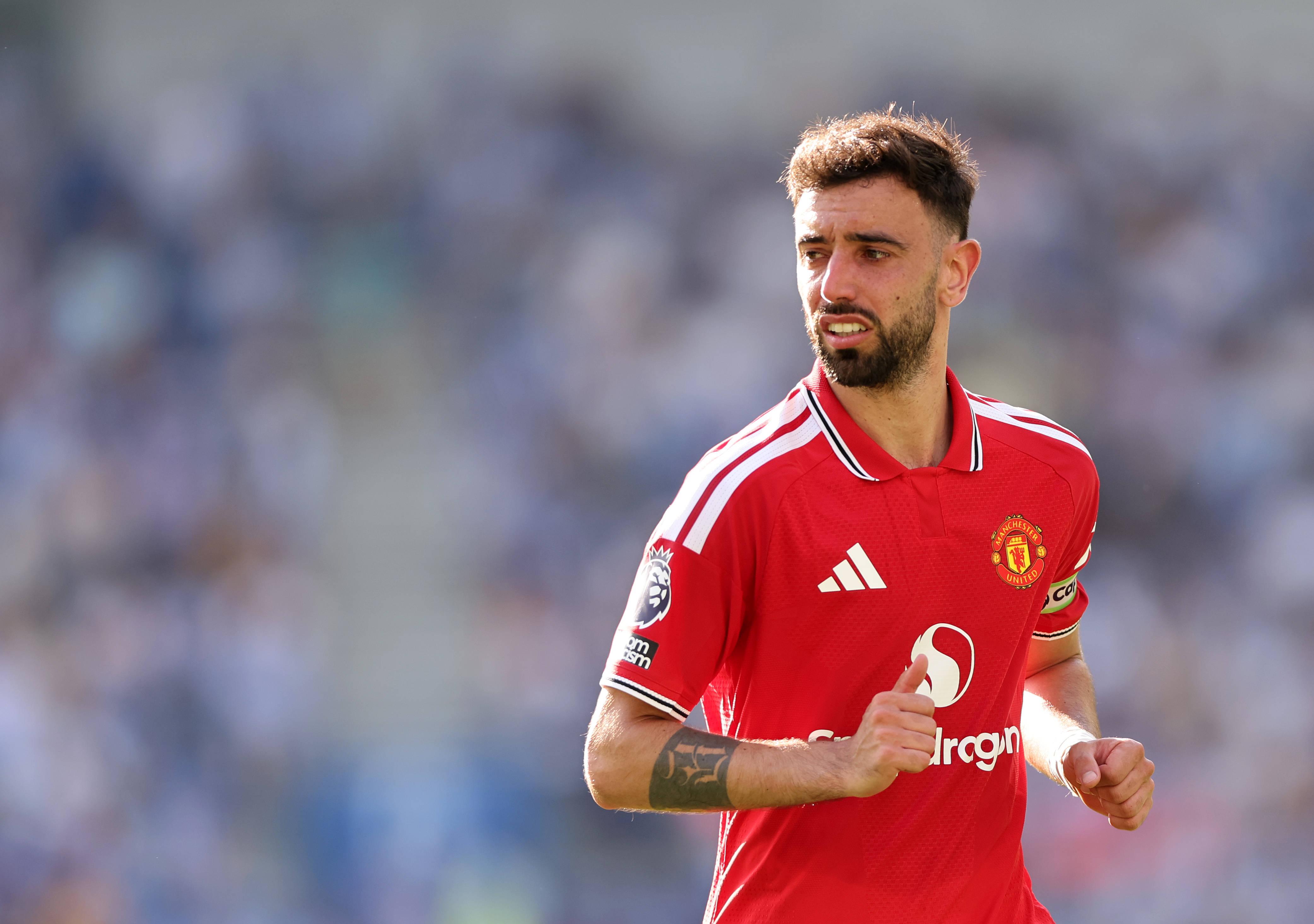 Bruno Fernandes foi eleito o melhor jogador da Premier League em 2025/26