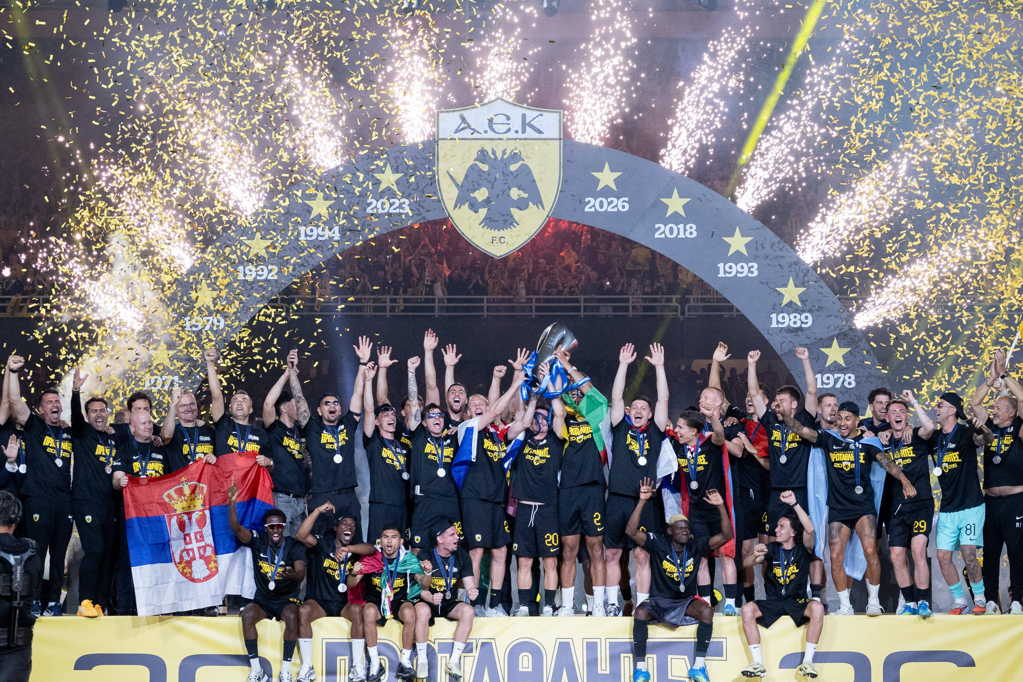 Grécia - AEK foi campeão, Kalamata subiu à Superliga, Panserraikos desceu