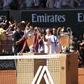 Festa do PSG continua em Roland Garros com volta olímpica dos campeões europeus