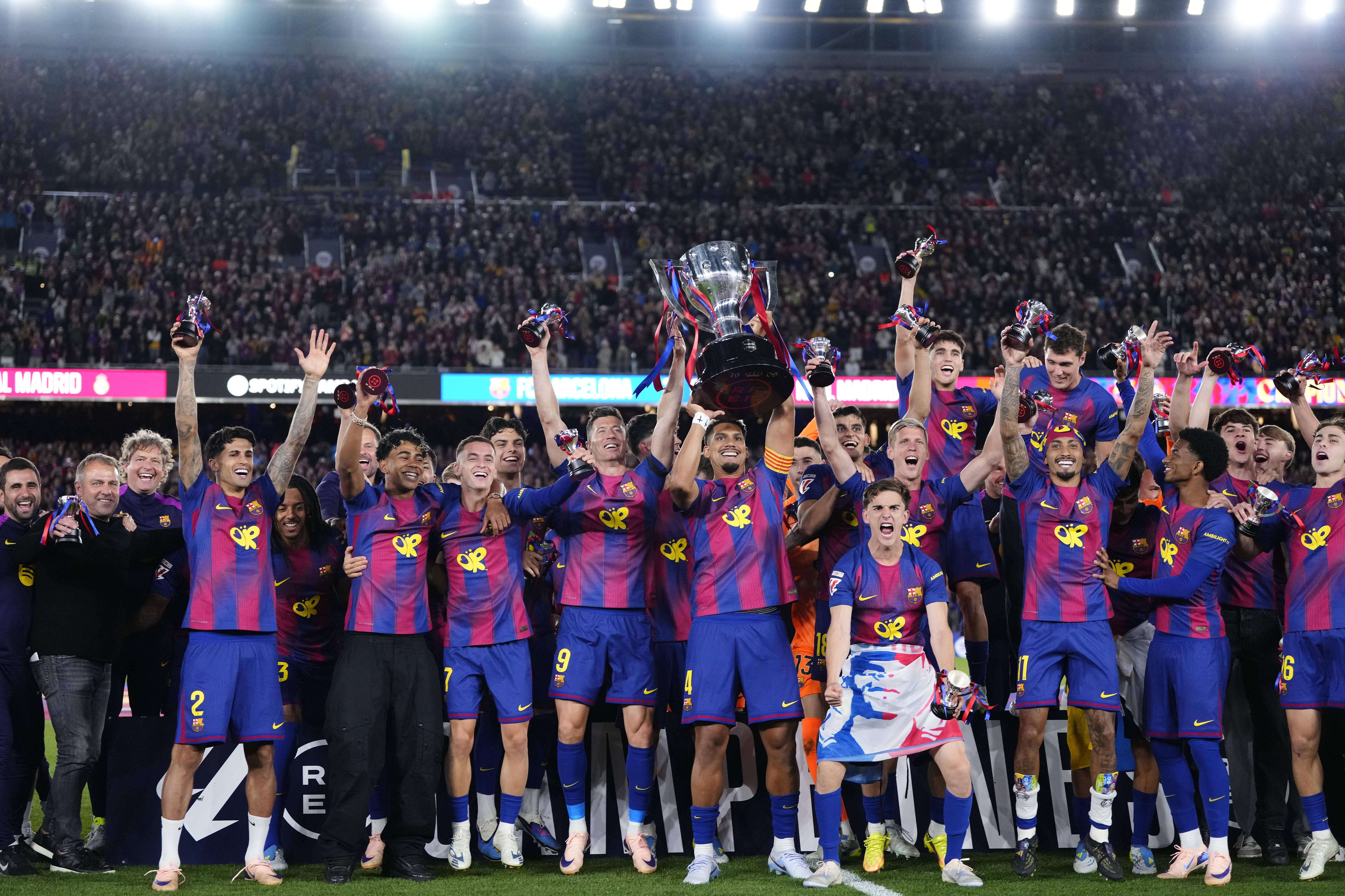 Espanha - Barcelona foi campeão, Racing Santander e Corunha foram promovidos à LaLiga (resta saber o vencedor do playoff entre Almería, Málaga, Las Palmas e Castellón). Já Maiorca, Girona e Oviedo caíram para a segunda divisão