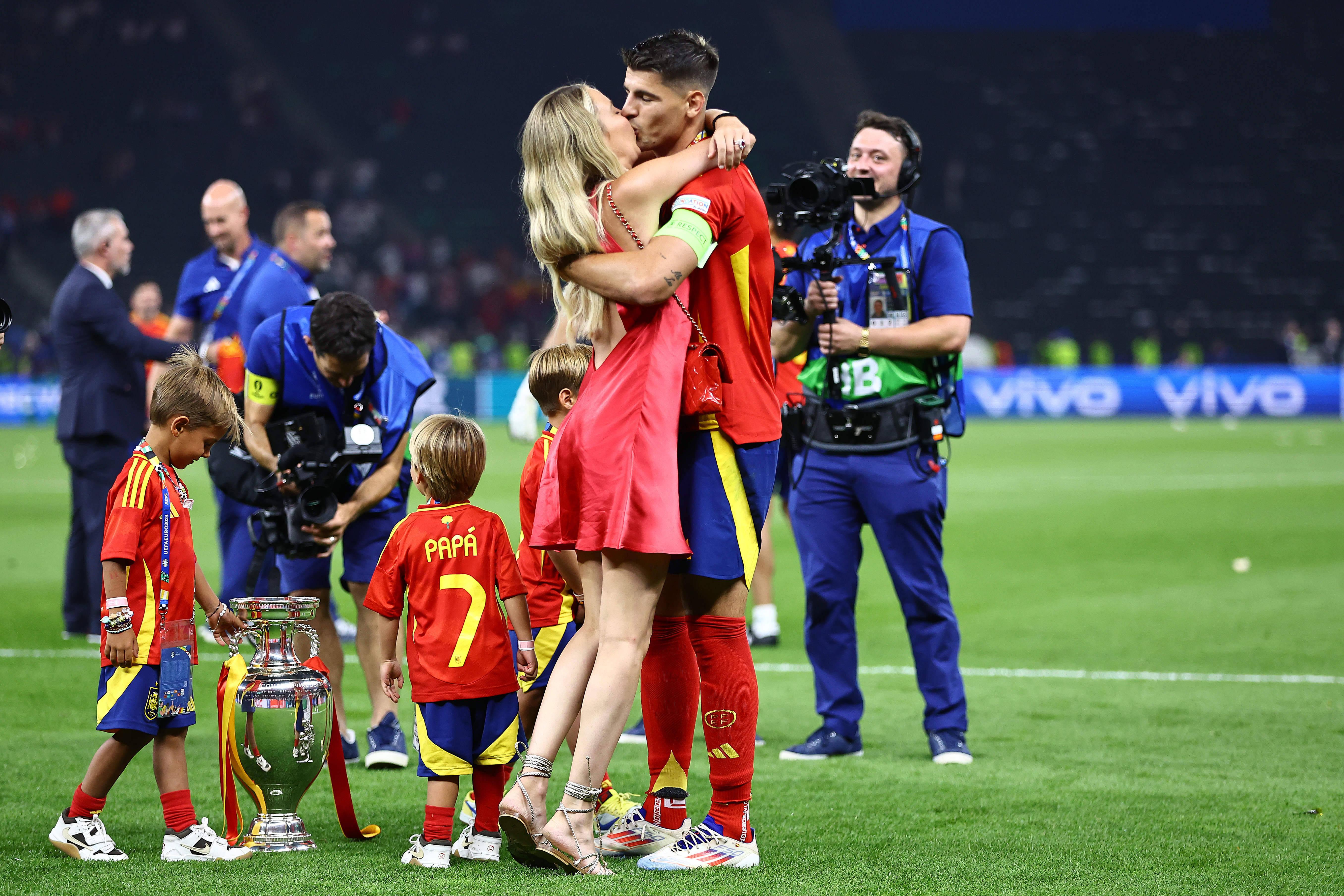 Álvaro Morata e Alice Campello reconciliaram-se, tendo sido vistos juntos num concerto de Bad Bunny em Madrid