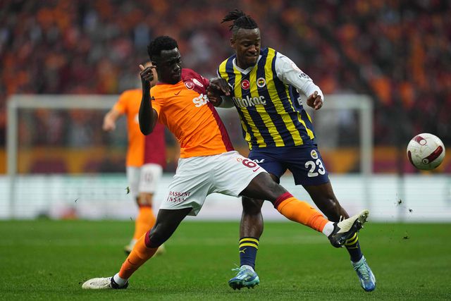 OFICIAL: Mourinho perde Batshuayi para o rival Galatasaray