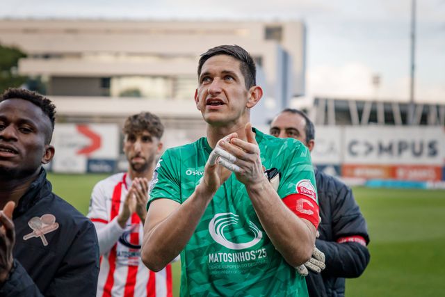 Oficial: Stefanovic renova com o Leixões