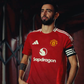Fotos e vídeo: Bruno Fernandes na revelação da nova camisola do Man. United