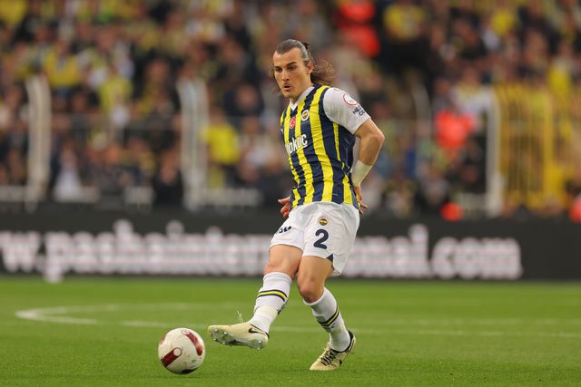 OFICIAL: Soyuncu em definitivo no Fenerbahçe de Mourinho