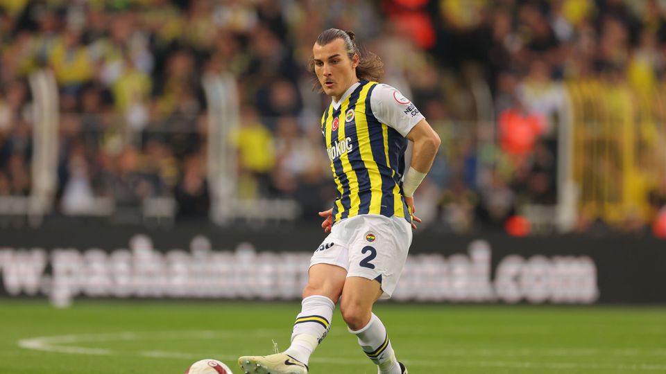 OFICIAL: Soyuncu em definitivo no Fenerbahçe de Mourinho