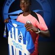 Oficial: Yankuba Minteh reforça Brighton