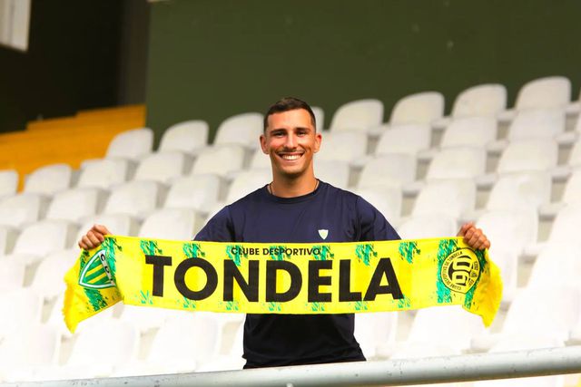 Tondela anuncia Tiago Manso no primeiro dia de trabalho