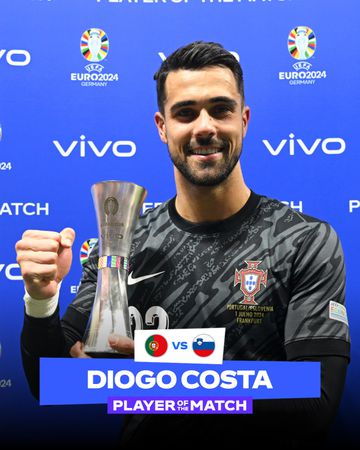 Diogo Costa, claro, eleito o homem do jogo