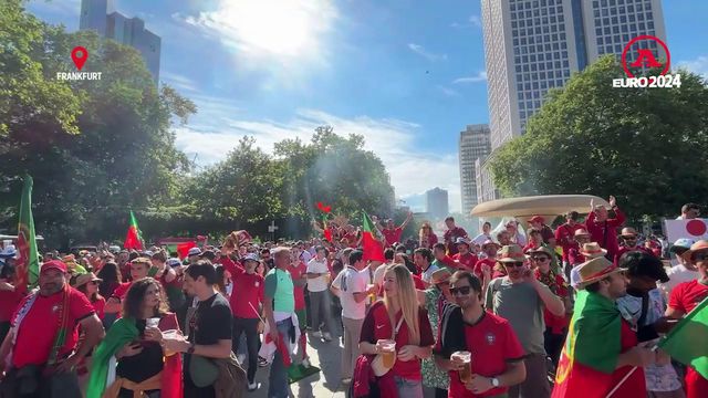 Será que o cântico pega? «Joguem como bebemos...»