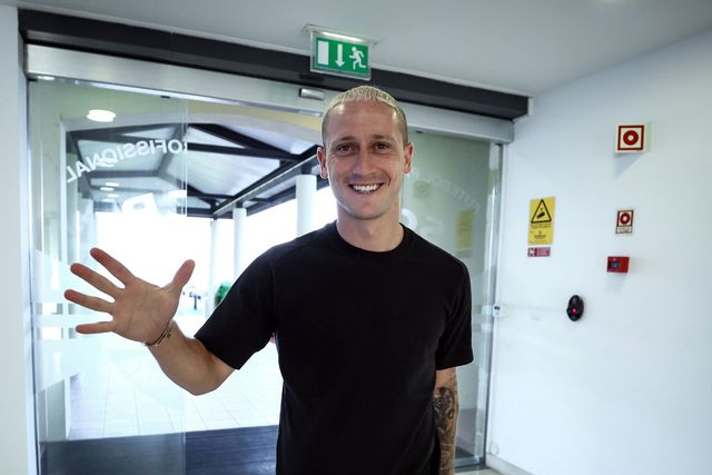 Nuno Santos Nuno Santos foi operado ao joelho direito e não volta a jogar esta época