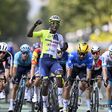 Biniam Girmay vence terceira etapa e faz história no Tour
