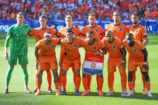 Roménia-Países Baixos: laranja mecânica defronta líderes surpresa